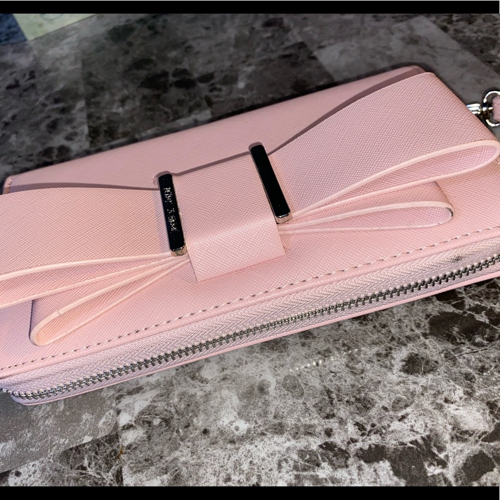 NWOT Betsy Johnson Wristlet - Picture 3 of 8